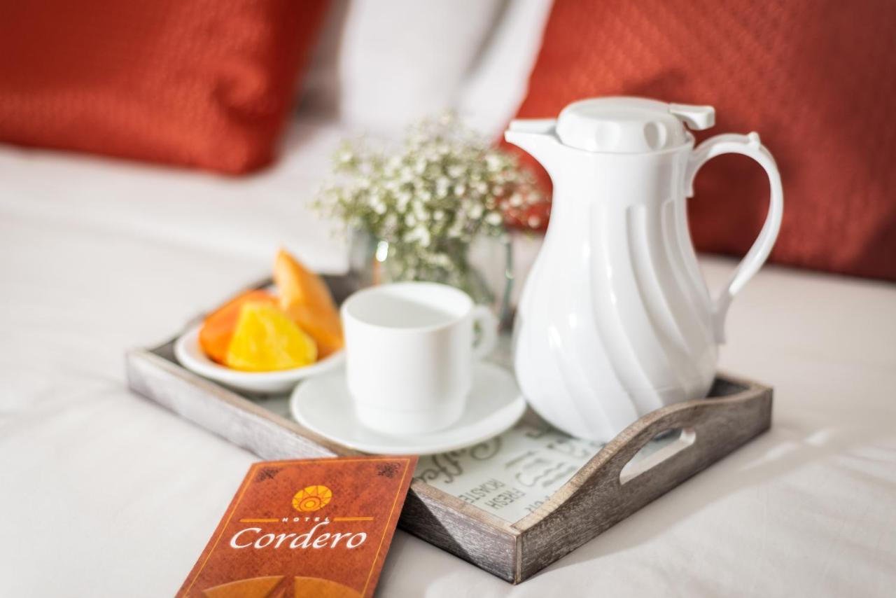 Hotel Cordero クエンカ エクステリア 写真