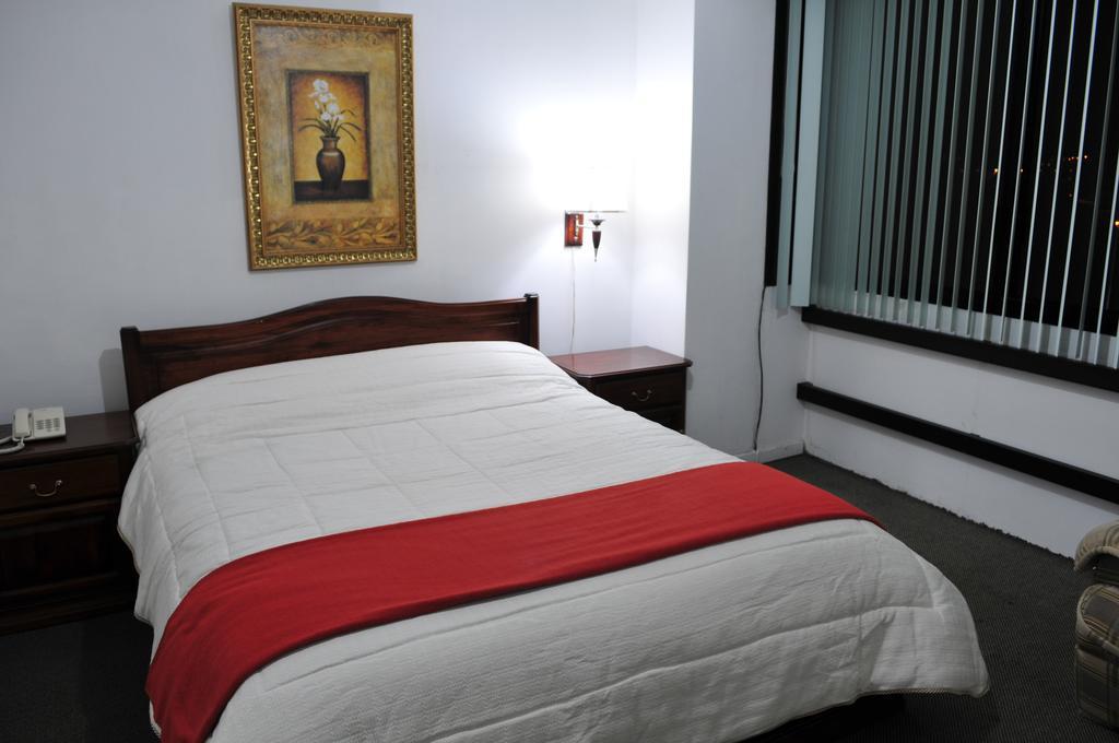Hotel Cordero クエンカ エクステリア 写真