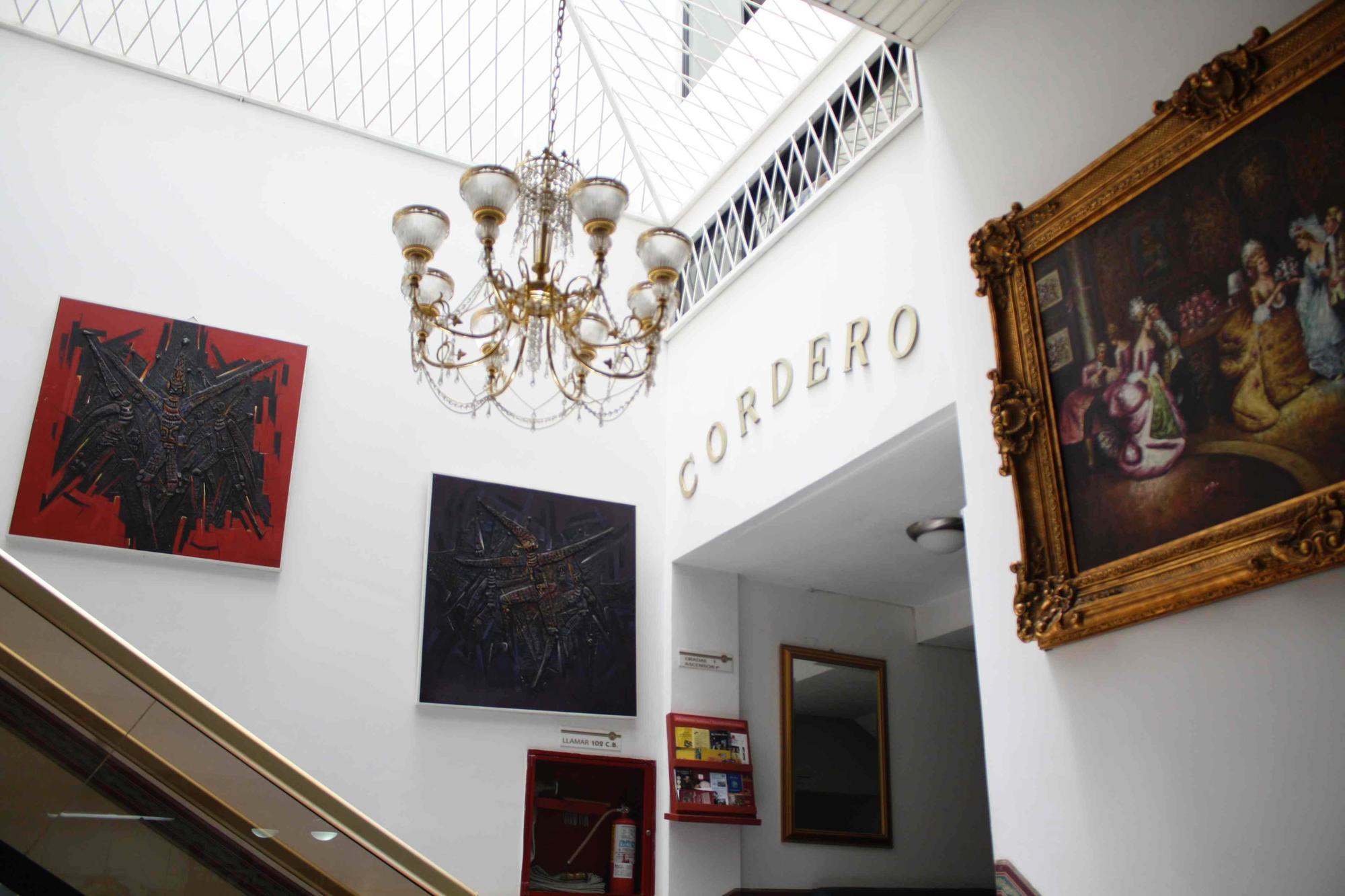 Hotel Cordero クエンカ エクステリア 写真