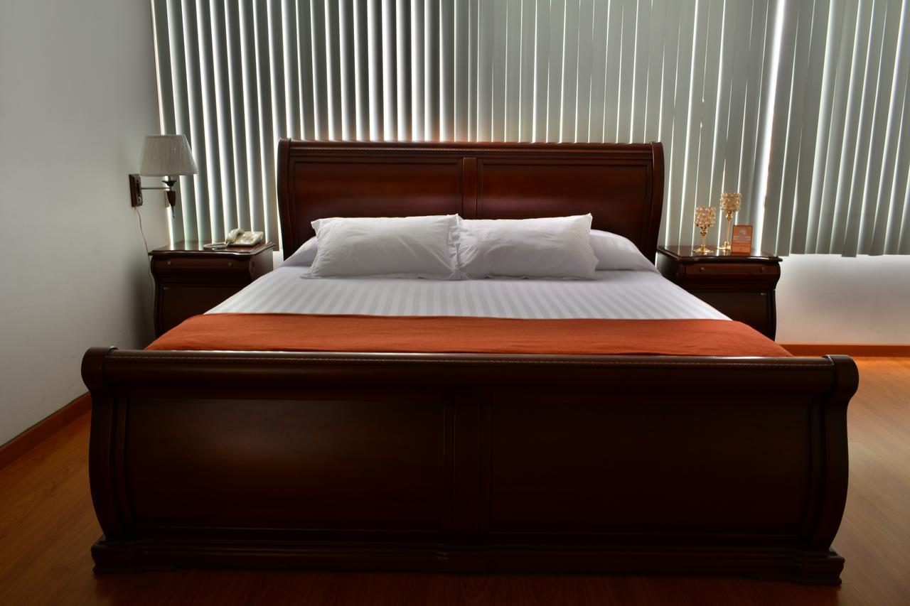 Hotel Cordero クエンカ エクステリア 写真