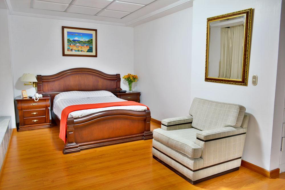 Hotel Cordero クエンカ エクステリア 写真